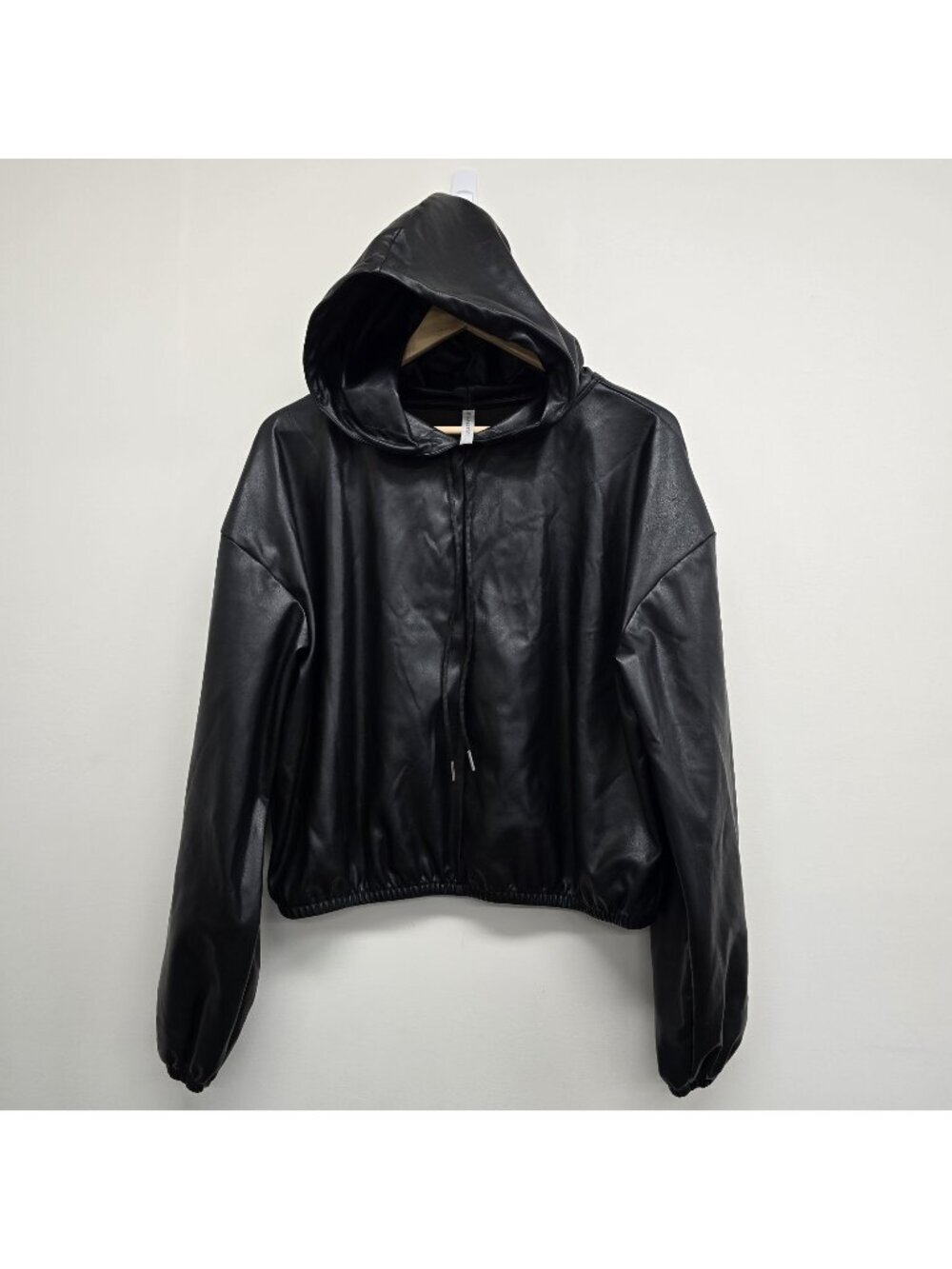 Fabletics Vegan Leather Pullover Hoodie Sz Large Cropped Streetwear Activewear